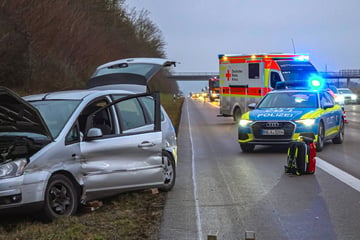 Unfall A8: Senior kracht in Transporter auf A8 bei Esslingen: Zwei teils schwer Verletzte