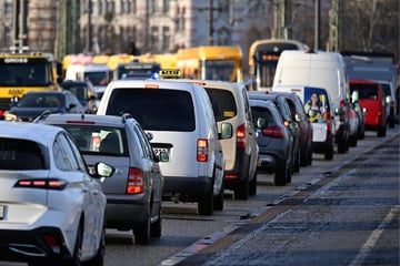 Massive Behinderungen: Große Parade lässt Verkehr in Dresdner City stillstehen