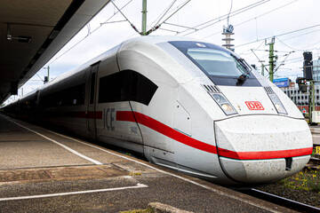 Bauarbeiten auf Zugstrecke Berlin - Leipzig: Verspätung, Umleitung und Ersatzverkehr