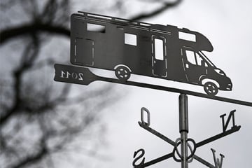 Unglück bei Reparatur: Mann (†75) von eigenem Wohnmobil überrollt