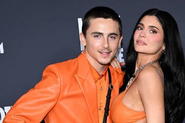 Kylie Jenner sweetly reunites with Timothée Chalamet after skipping Actor Awards