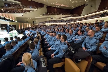 Berlin: Eins, zwei, Pozilei: Tausende Polizei-Bewerber fallen bei Deutschtest durch