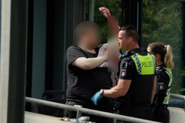 Messerattacke: Blutiger Streit! Mann und Frau durch Messer verletzt