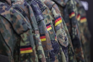 Wegen Ukraine-Krieg? Duo greift Bundeswehr-Soldaten an