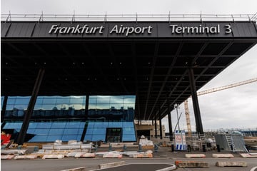 Frankfurt: Komparsen gesucht: Darum braucht der Frankfurter Flughafen jetzt 8000 Freiwillige