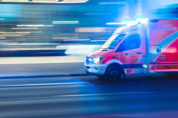 Fass fängt plötzlich Feuer: Junge (10) lebensbedrohlich verletzt