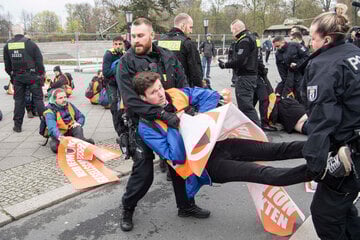 Schmerzgriff bleibt unverhältnismäßig: Erneute Schlappe für Berliner Polizei