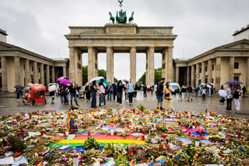 Bistum geht auf Distanz: Pfarrer im Ruhestand sieht CSD-Anschlag als "Signal des Himmels"