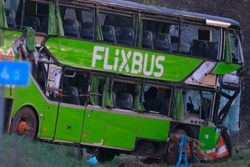 Unfall A9: Unfall mit vier Toten: Flixbus-Fahrer wird angeklagt!