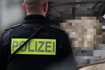 Nervöser Mann stellt Tasche am Bahnhof ab: Als Polizisten reinschauen, sind sie entsetzt