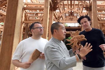 Komplett ohne Bauplan und Schrauben: Sächsische Kleinstadt bekommt buddhistischen Tempel