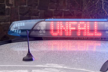 Schwerer Unfall bei Bamberg: Auto überschlägt sich, Fahrer stirbt