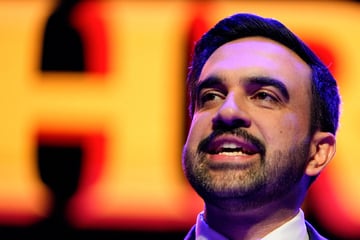 Trotz Drohungen von Trump: Linker gewinnt Bürgermeisterwahl in New York