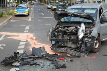 Anderes Fahrzeug übersehen: Totalschaden nach Verkehrsunfall im Leipziger Süden