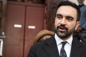 Mamdani extends olive branch to NYC business leaders as mayoral vote nears