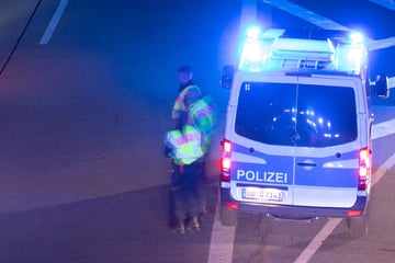 Unfall A4: Autofahrer stoppt flüchtenden Transporter: Vollsperrung auf A4 bei Dresden!