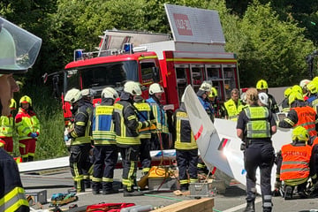 Neue Details zum Flugzeugabsturz auf A45: Jetzt wertet Polizei Bildmaterial aus