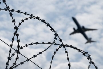 Zahl der Abschiebungen von Zahl der freiwilligen Ausreisen überholt