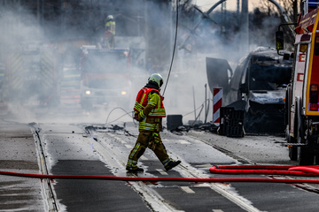 Dresden: Nach Explosion von Gasleitung: Unglücksstelle bleibt auch heute noch gesperrt