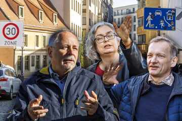 Dresden: Blumenkübel und Baumbank: Wie aus einer Raserzone eine Spielstraße wird