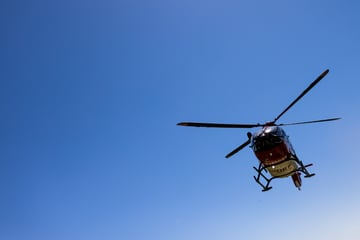 Drei Frauen von der Flut überrascht: Hubschrauber im Einsatz