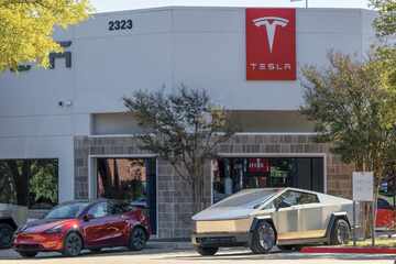 Authorities are probing overly complicated Tesla doors after spate of tragic accidents