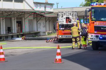 Großeinsatz in Solingen: Feuer wütet in Industriegebäude