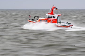 Lebensgefahr auf der Nordsee! Kaputte Segelyacht treibt im dunklen Schifffahrtsweg