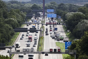 A1 bei Solingen: Baustelle sorgt für Engpässe Richtung Köln