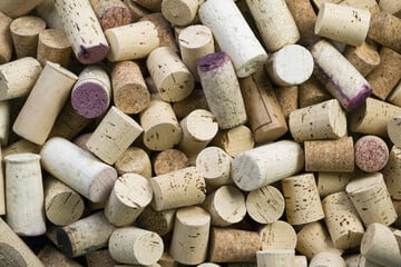 Korken entsorgen: Gelbe Tonne, Restmüll oder sogar Biomüll?