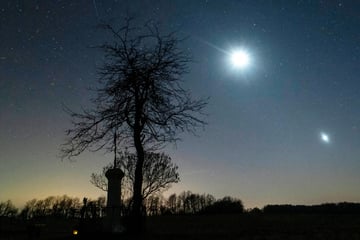 UFO-Aufruhr: Ungewöhnliche Lichter am Himmel sorgen für bundesweites Rätselraten