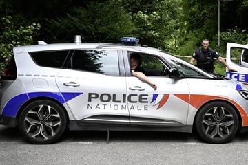 Aufgeschlitzt und ausgeweidet: Spaziergängerin findet verstümmelte Leiche in Stadtpark