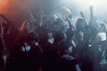 Stuttgart: Halloween-Party läuft völlig aus dem Ruder: Teenagerin lädt 400 Menschen nach Hause ein