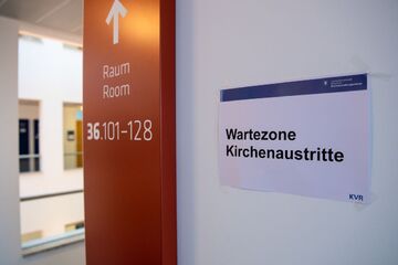 Gläubige auf der Flucht? Zahl der Kirchenaustritte mit klarem Trend