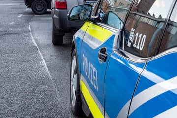 Mitschüler verletzt, bedroht und Videos davon hochgeladen: Drei Schulen durchsucht