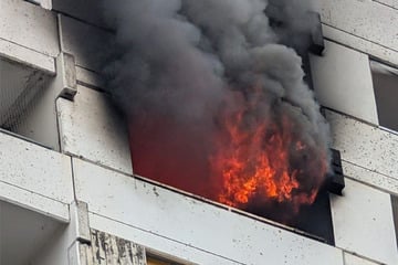 Göttinger Wohnkomplex steht in Flammen: Mehrere Verletzte, darunter Kinder