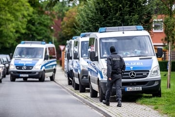 Großeinsatz an Bremer Grundschule: Polizei stellt Waffe sicher