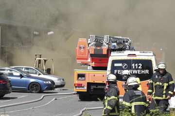 Hamburg: Großeinsatz der Feuerwehr! Brand in Gewürzmühle ausgebrochen