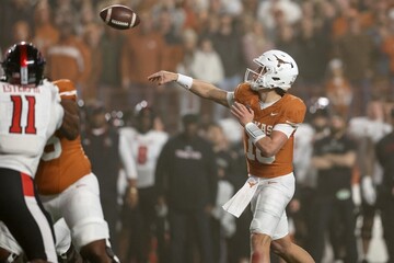 What is Arch Manning's future at Texas after his crowd-roaring debut?