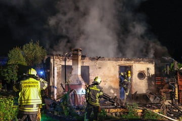 Feuerwehreinsatz in Gartenanlage: Laube abgefackelt