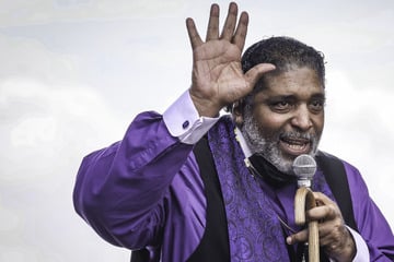 Bishop Barber announces plans to challenge North Carolina GOP's "racist" redistricting efforts