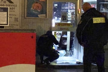 Großeinsatz nach nächtlichem Tankstellenraub: Täter flüchtig, aber wohl verletzt