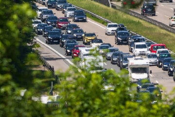 Unfall A2: Lkw-Unfall auf der A2: Straßen auch in Magdeburg überlastet