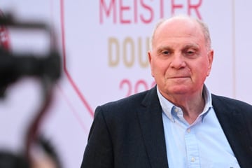 Ins Krankenhaus eingeliefert - Sorge um Uli Hoeneß