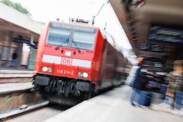 Züge leiden unter der extremen Hitze: Bricht jetzt der Nahverkehr zusammen?