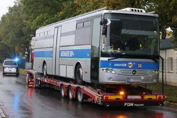 Protestbus beschlagnahmt: Polizeiaktion war illegal