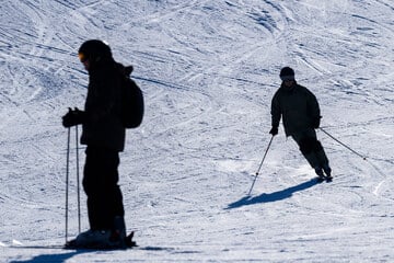 War es fahrlässige Tötung? Frau stirbt nach Crash auf Skipiste - Polizei sucht Zeugen