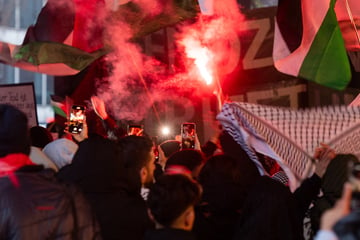 Berlin: Pro-Palästina-Demos in Berlin: Rund 200 Provokateure stacheln Menge regelmäßig auf