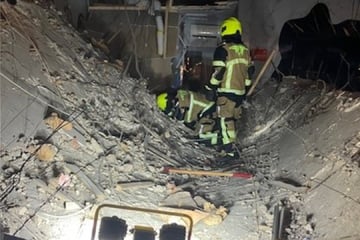 Schock in Oberhausen: Ladenlokal-Decke stürzt ein und hinterlässt Trümmerfeld