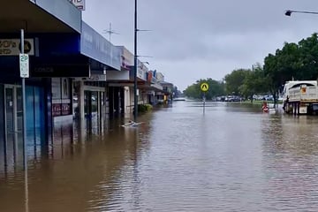 "Unglaubliche Menge Wasser": Touristen-Region wird von heftigem Hochwasser heimgesucht